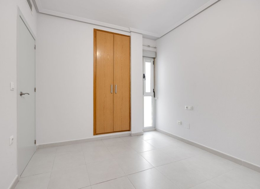 Reventa - Apartamento - Torrevieja - Las Piscinas Naturales