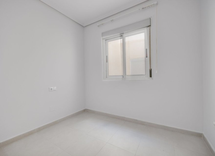 Reventa - Apartamento - Torrevieja - Las Piscinas Naturales