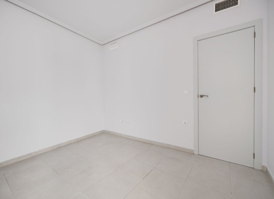 Reventa - Apartamento - Torrevieja - Las Piscinas Naturales