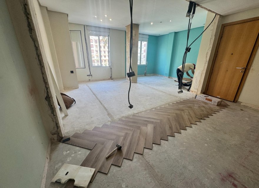 Reventa - Apartamento - Valencia - l'Eixample