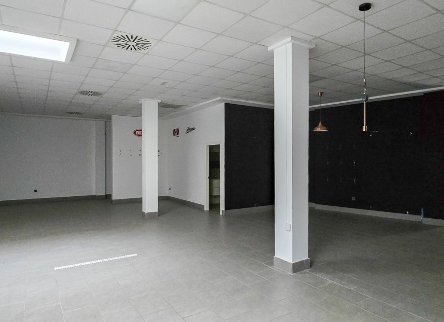 Reventa - Comercial - Guardamar del Segura - Center