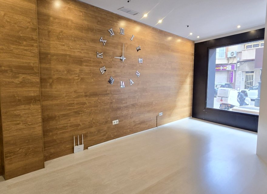 Reventa - Comercial - Guardamar del Segura - Center