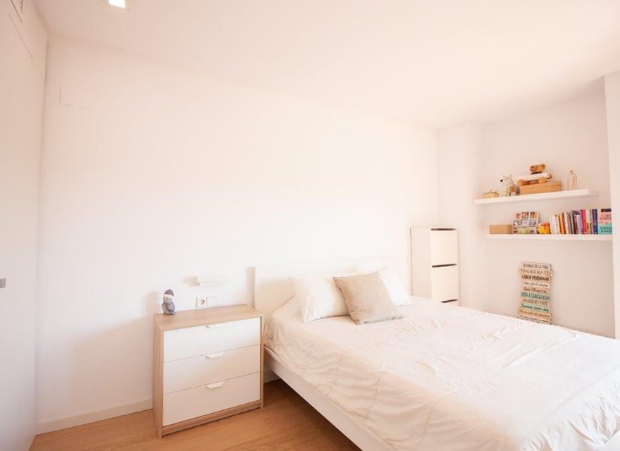 Reventa - Comercial - Valencia - Exposició