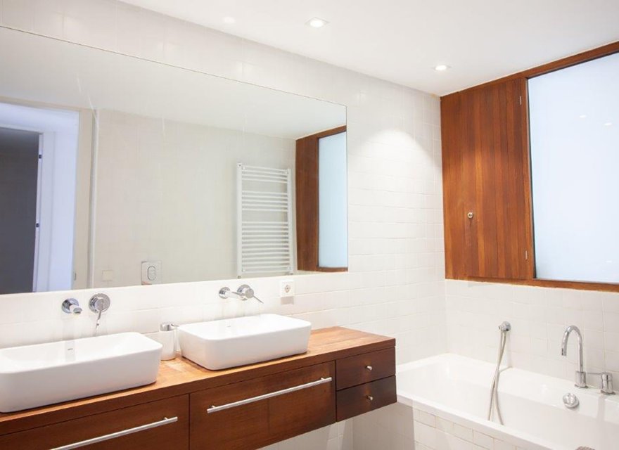 Reventa - Comercial - Valencia - Exposició