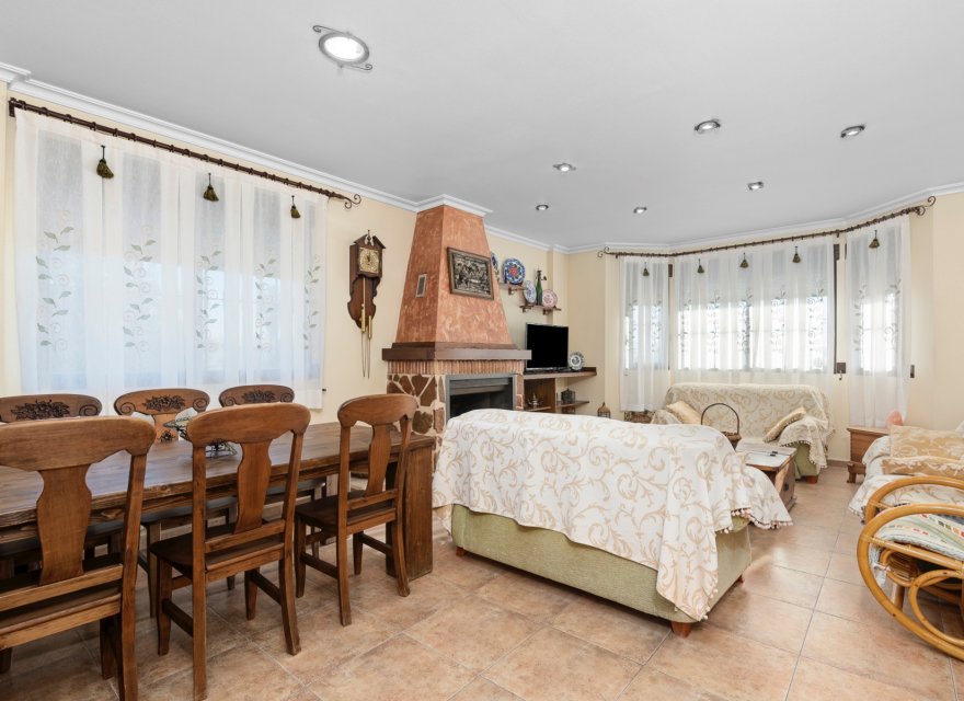 Reventa - Villa - Beniel - Carretera de Beniel