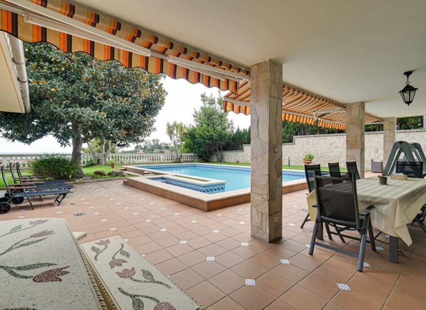 Reventa - Villa - Blanes