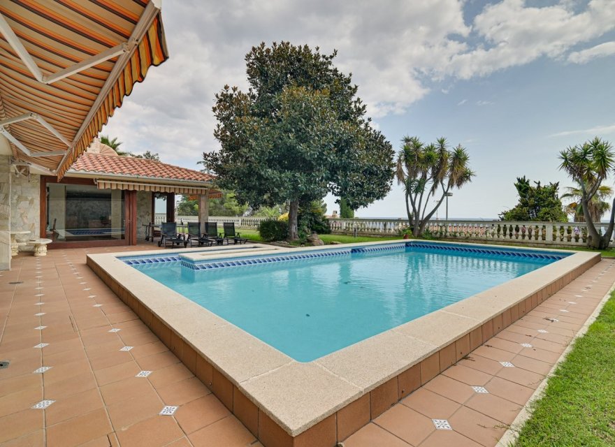 Reventa - Villa - Blanes