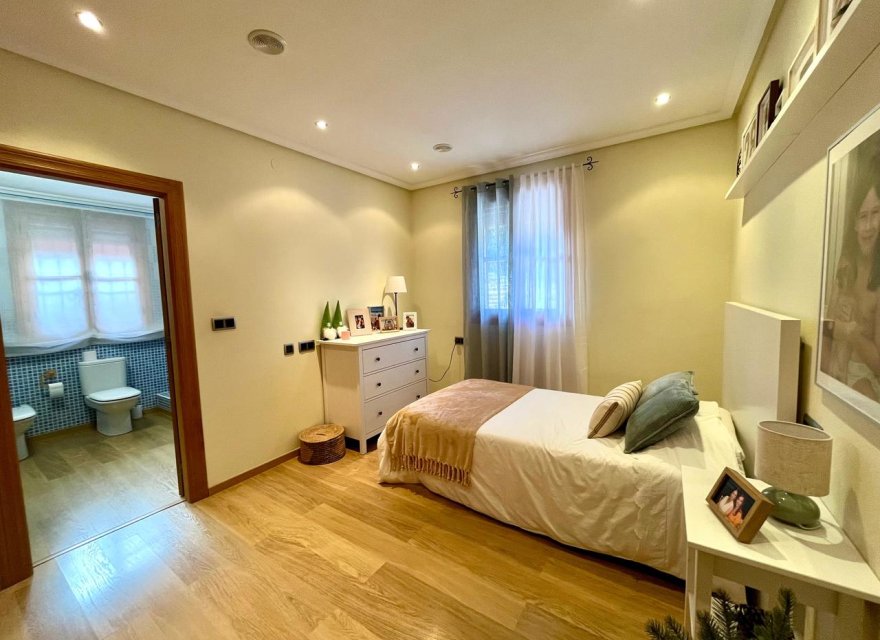 Reventa - Villa - El Esparragal - Inland