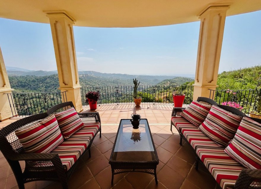 Reventa - Villa - Еstepona - Costa del Sol