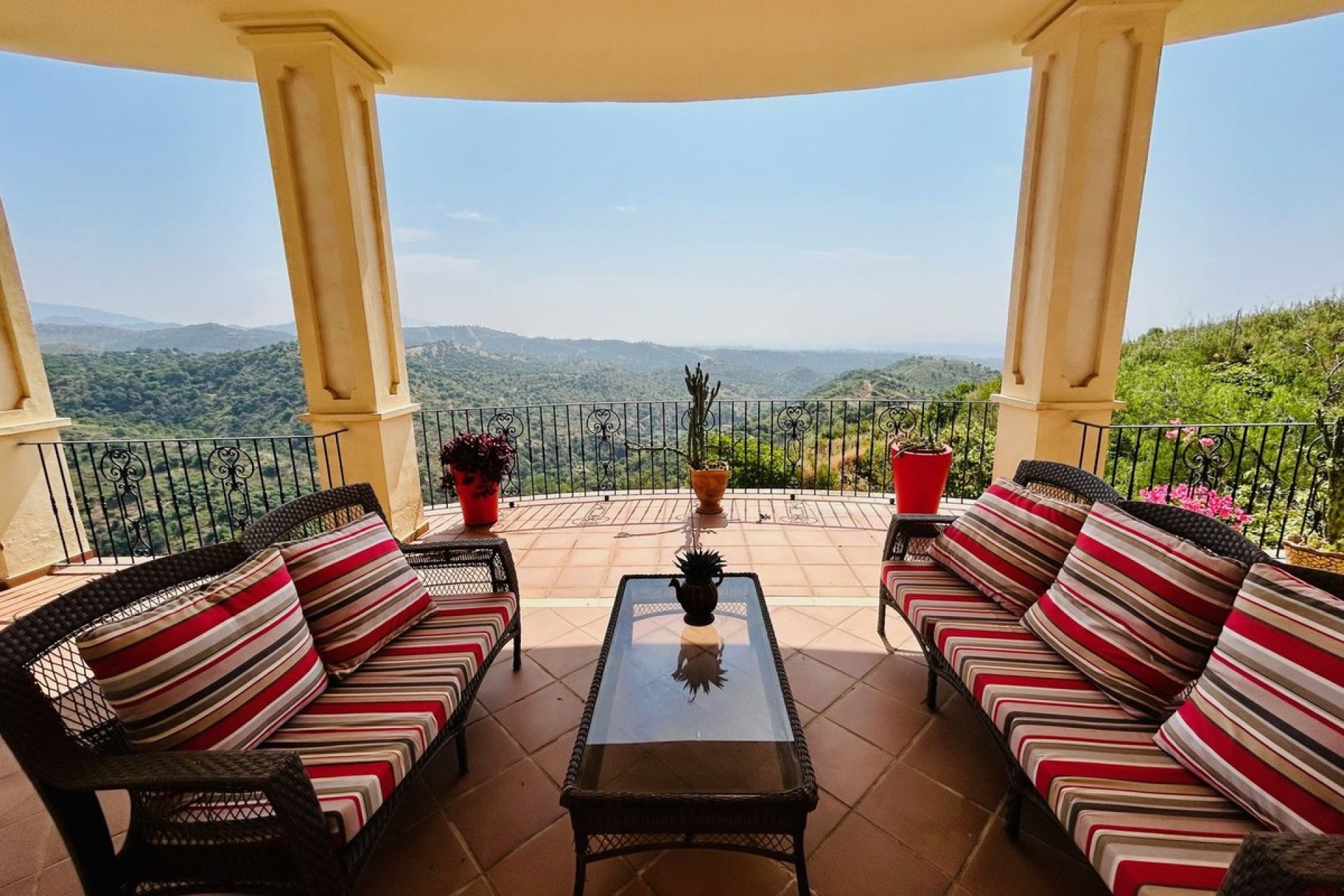 Reventa - Villa - Еstepona - Costa del Sol