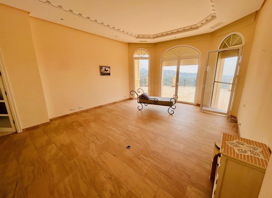 Reventa - Villa - Еstepona - Costa del Sol