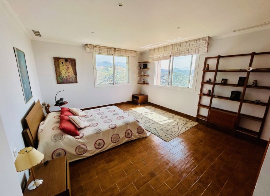 Reventa - Villa - Еstepona - Costa del Sol