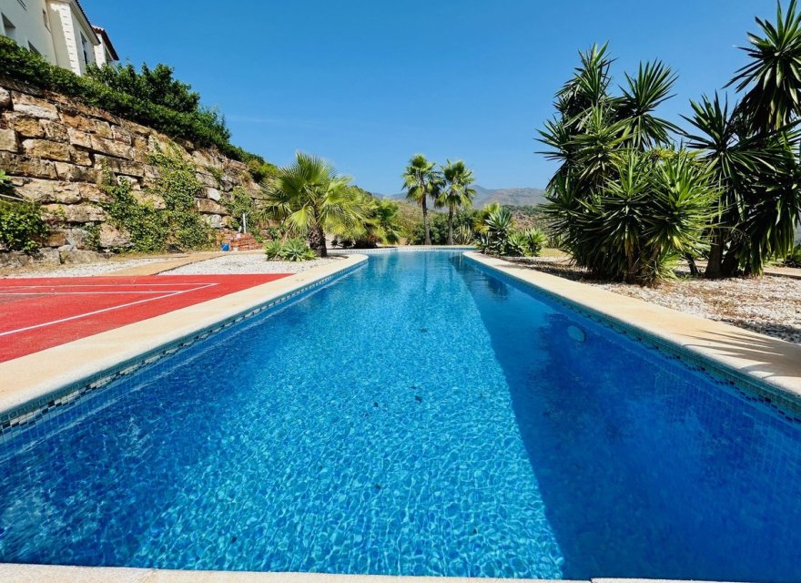 Reventa - Villa - Еstepona - Costa del Sol