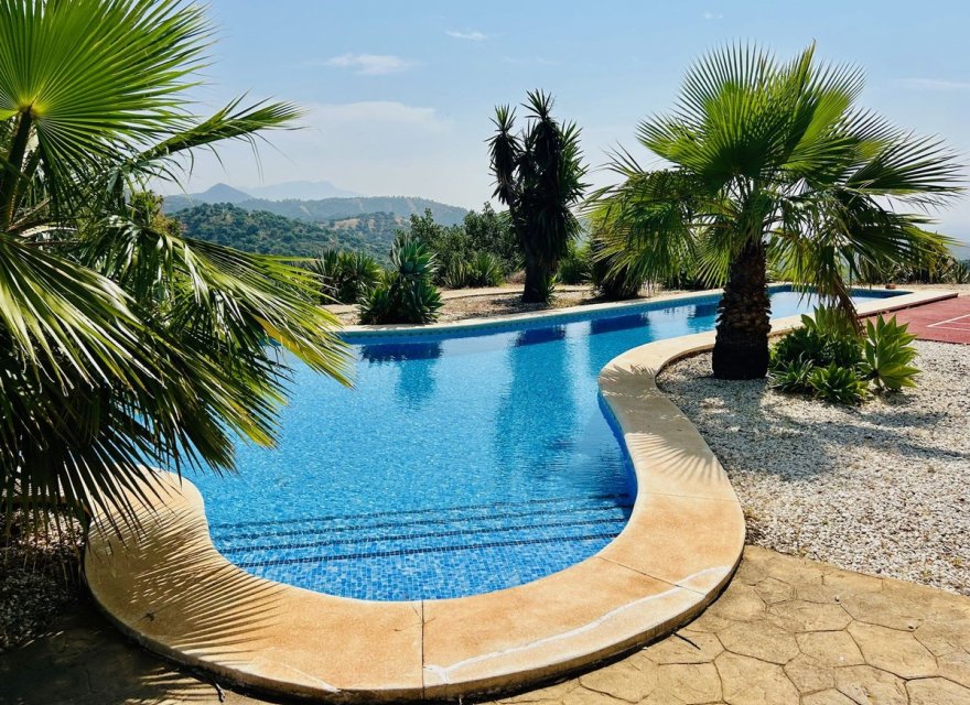 Reventa - Villa - Еstepona - Costa del Sol