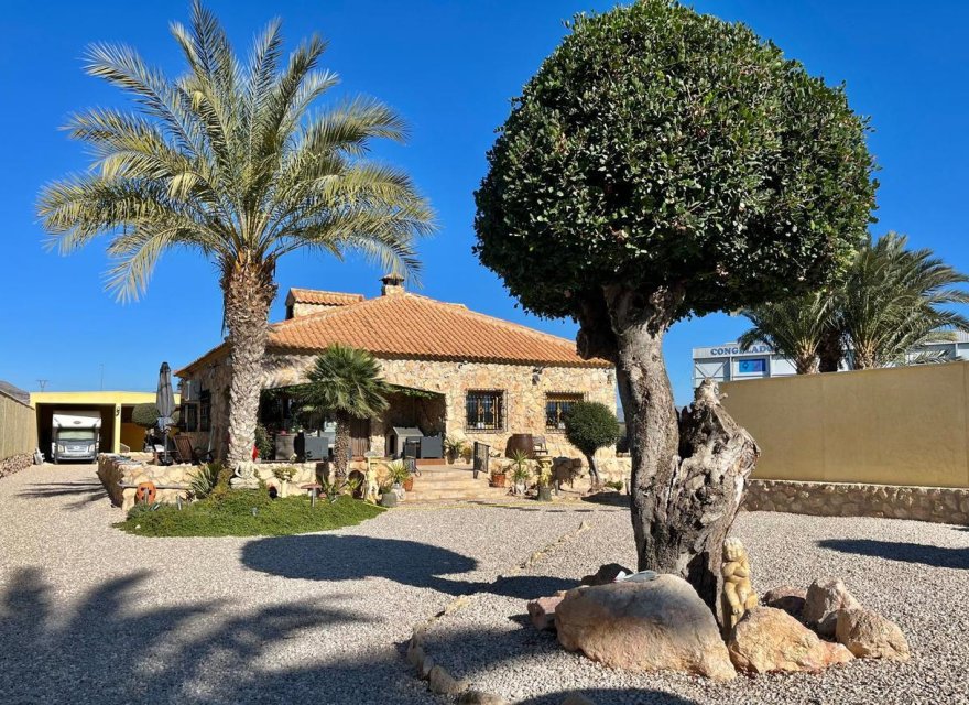 Reventa - Villa - Fortuna - Inland