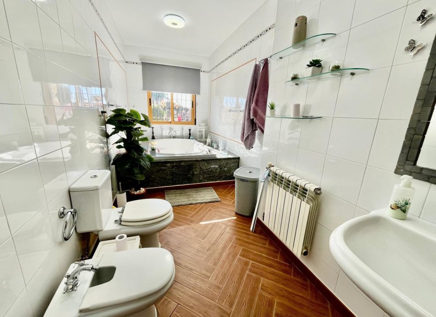 Reventa - Villa - Fortuna - Inland