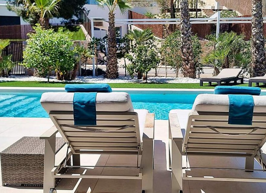 Reventa - Villa - Orihuela Costa - Las Colinas Golf