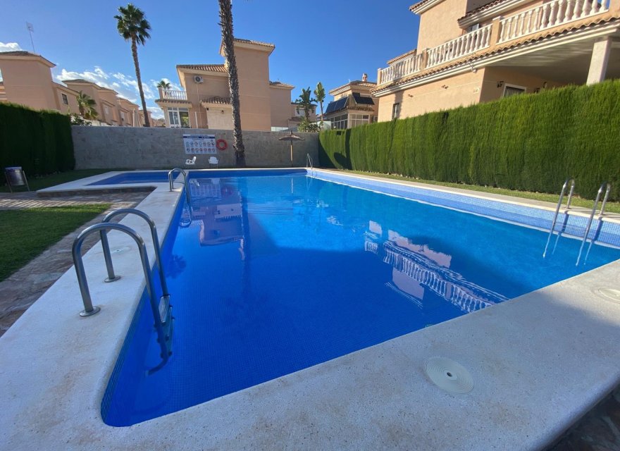 Reventa - Villa - Orihuela Costa - Los Altos