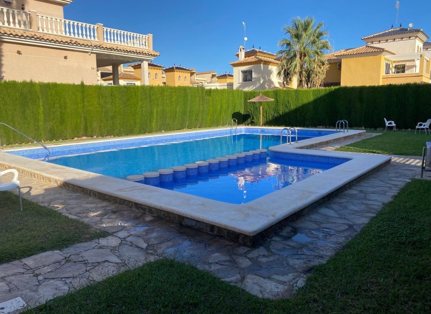 Reventa - Villa - Orihuela Costa - Los Altos