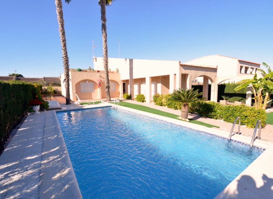 Reventa - Villa - Torrevieja - Los Balcones