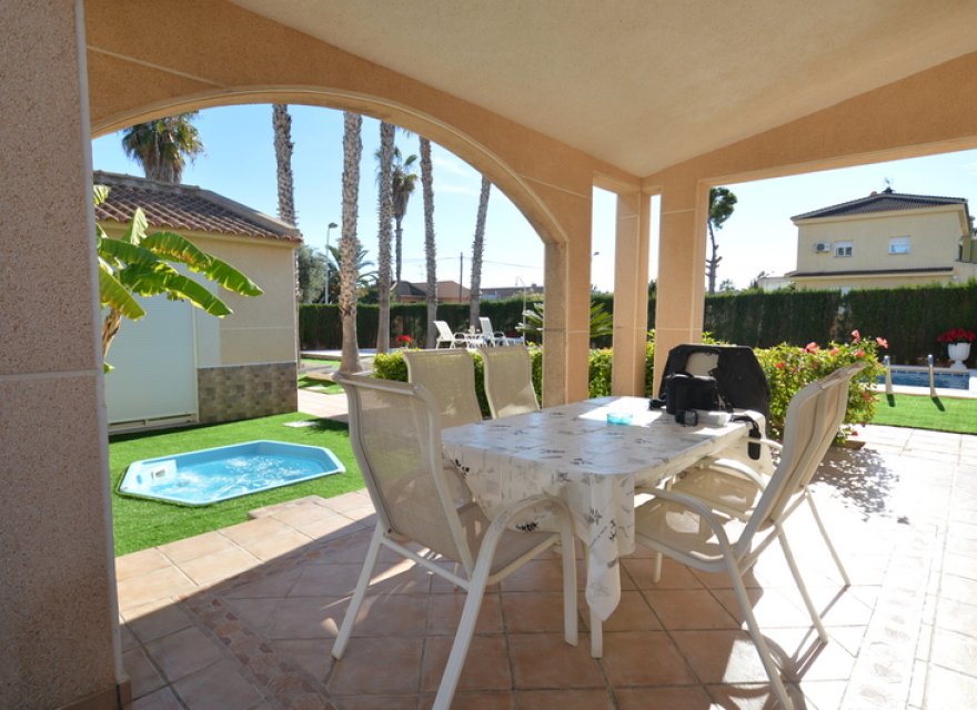 Reventa - Villa - Torrevieja - Los Balcones