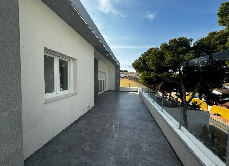 Reventa - Villa - Torrevieja - Los Balcones