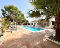 Reventa - Villa - Torrevieja - Los Balcones