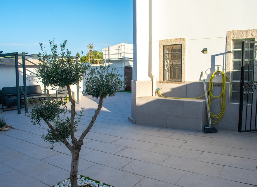 Reventa - Villa - Torrevieja - Los Balcones