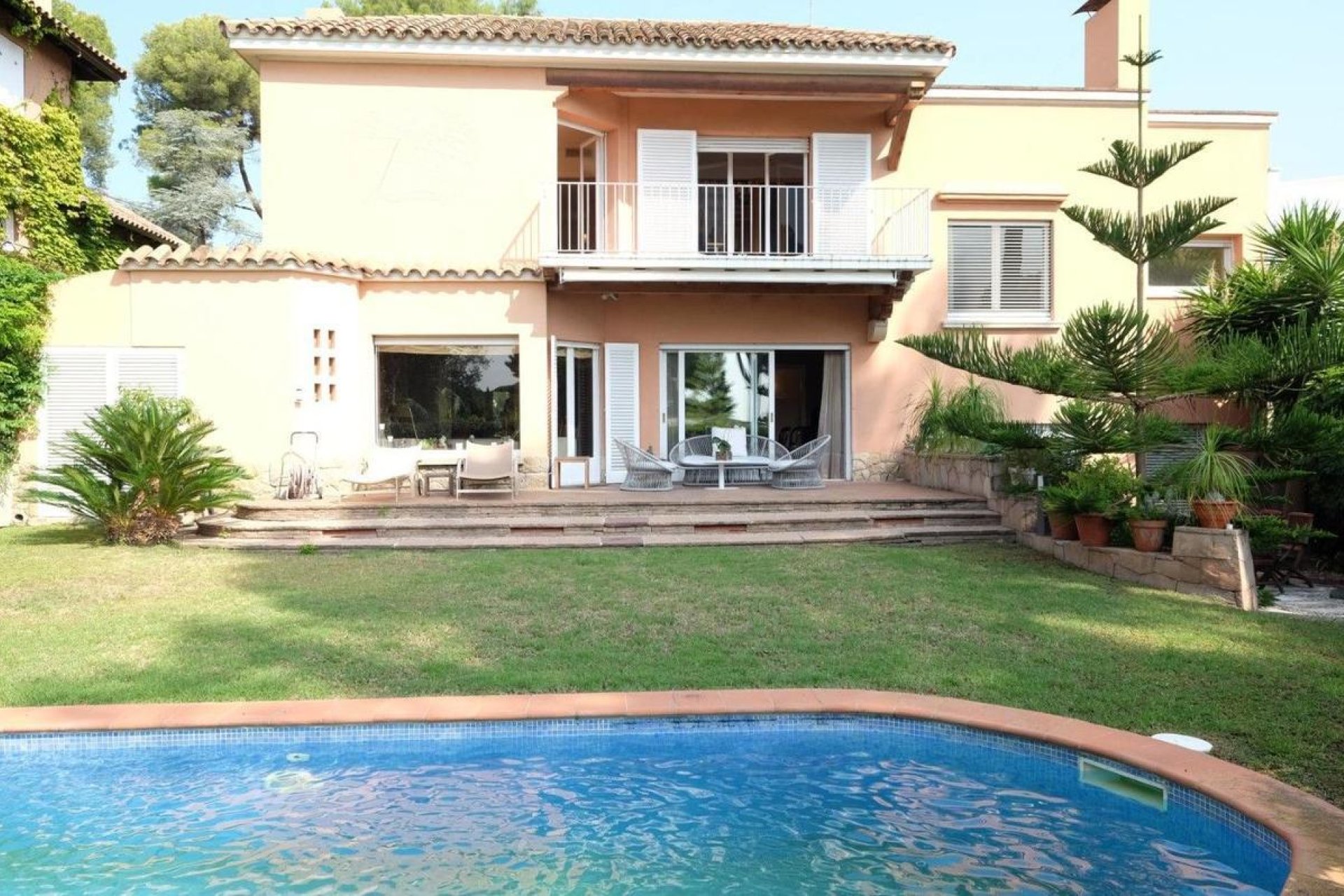 Reventa - Villa - Zona Alta