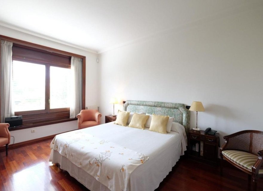 Reventa - Villa - Zona Alta