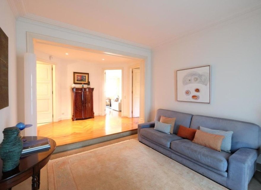 Reventa - Villa - Zona Alta