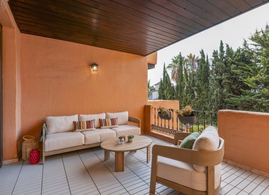 Short Term Rental - Apartment - El Paraiso - Costa del Sol