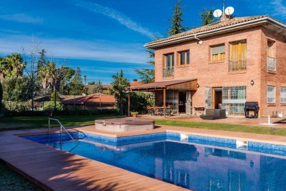 Villa - Resale - Cerdanyola del Valles - BN-73682