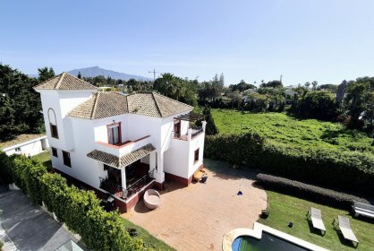 Villa - Reventa - Еstepona - Costa del Sol