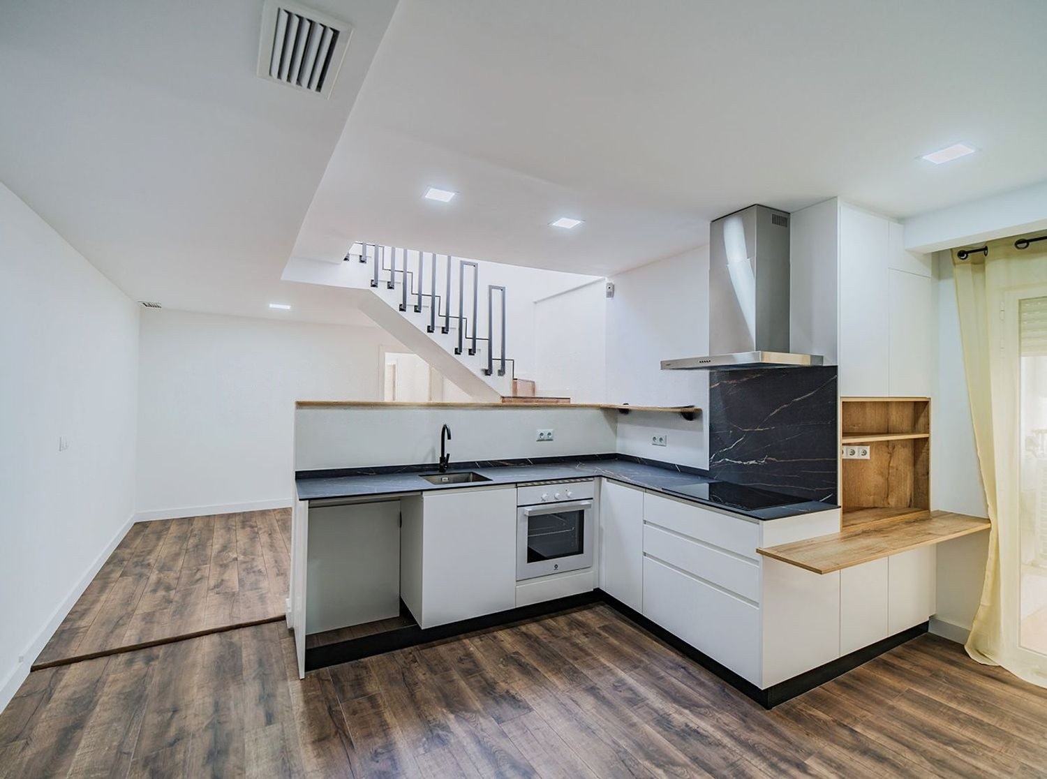 Агенция за недвижими имоти - Имоти Премиер - имот - 1224488, Цена: 395000 EUR