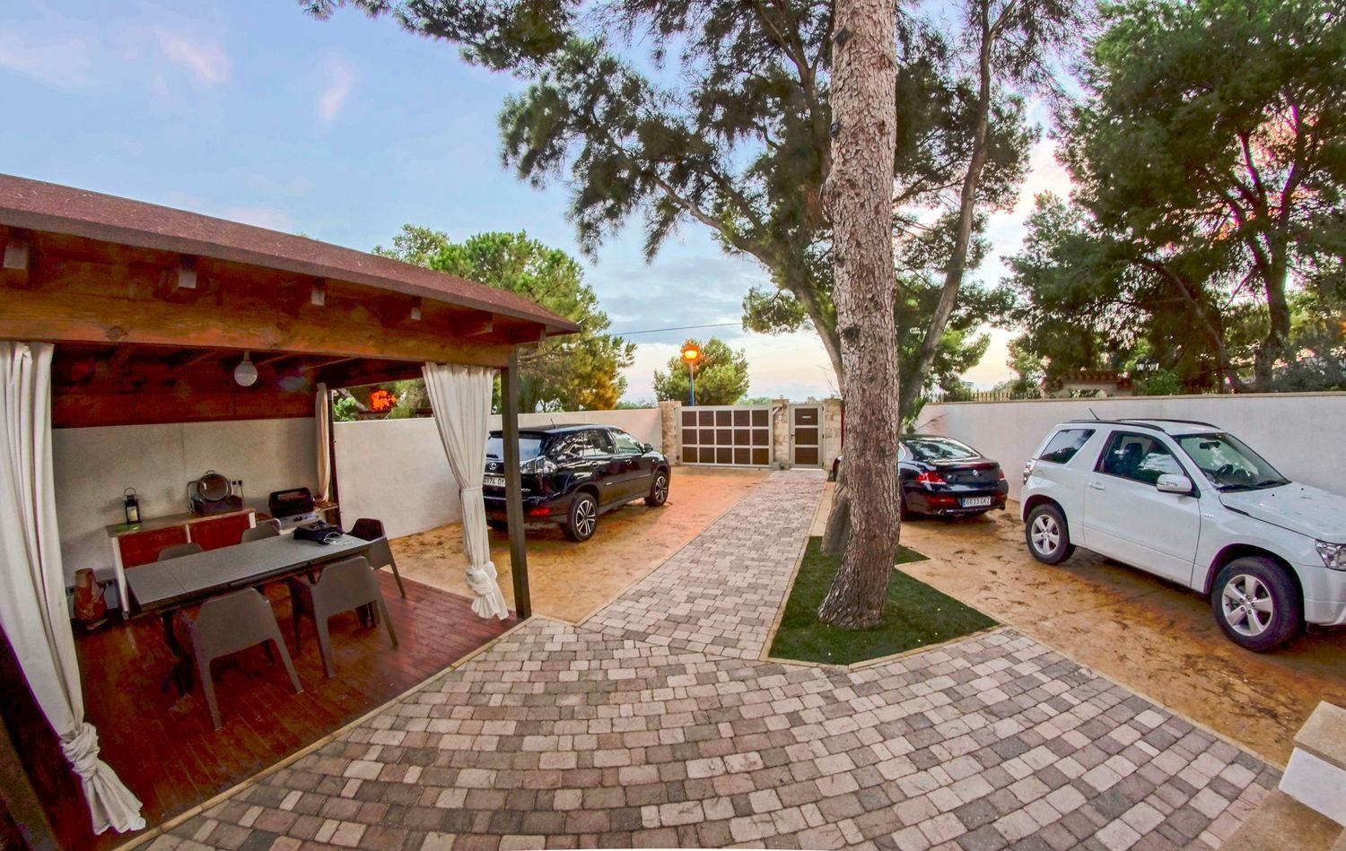 Агенция за недвижими имоти - Имоти Премиер - имот - 1224577, Цена: 649000 EUR