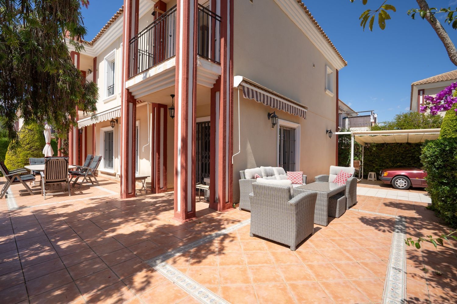 Агенция за недвижими имоти - Имоти Премиер - имот - 1224578, Цена: 649000 EUR