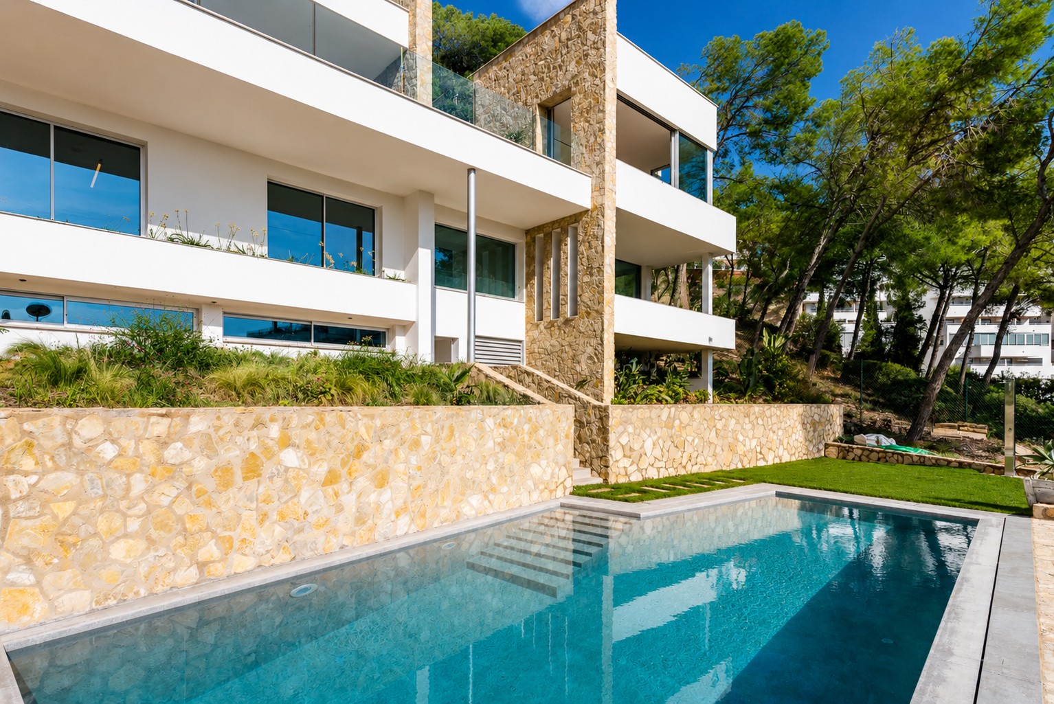Агенция за недвижими имоти - Имоти Премиер - имот - 1224746, Цена: 3990000 EUR