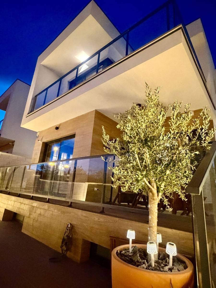 Агенция за недвижими имоти - Имоти Премиер - имот - 1224837, Цена: 790000 EUR