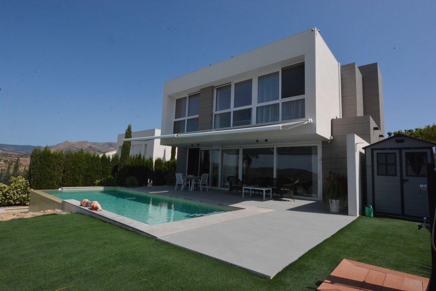 Агенция за недвижими имоти - Имоти Премиер - имот - 1225035, Цена: 1195000 EUR
