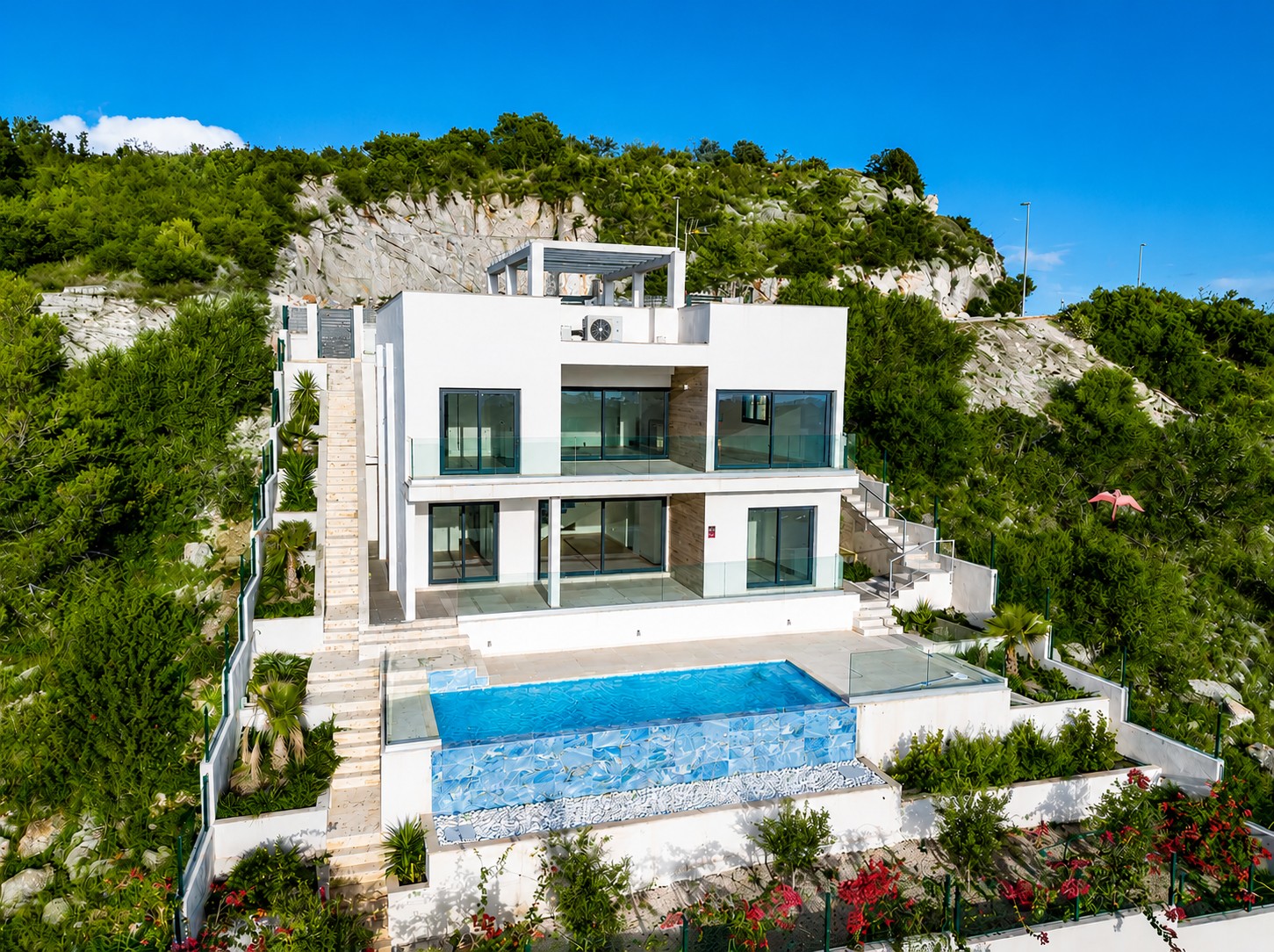 Агенция за недвижими имоти - Имоти Премиер - имот - 1225063, Цена: 1750000 EUR