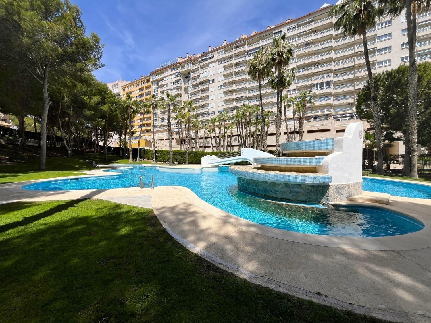 Агенция за недвижими имоти - Имоти Премиер - имот - 1227680, Цена: 180000 EUR