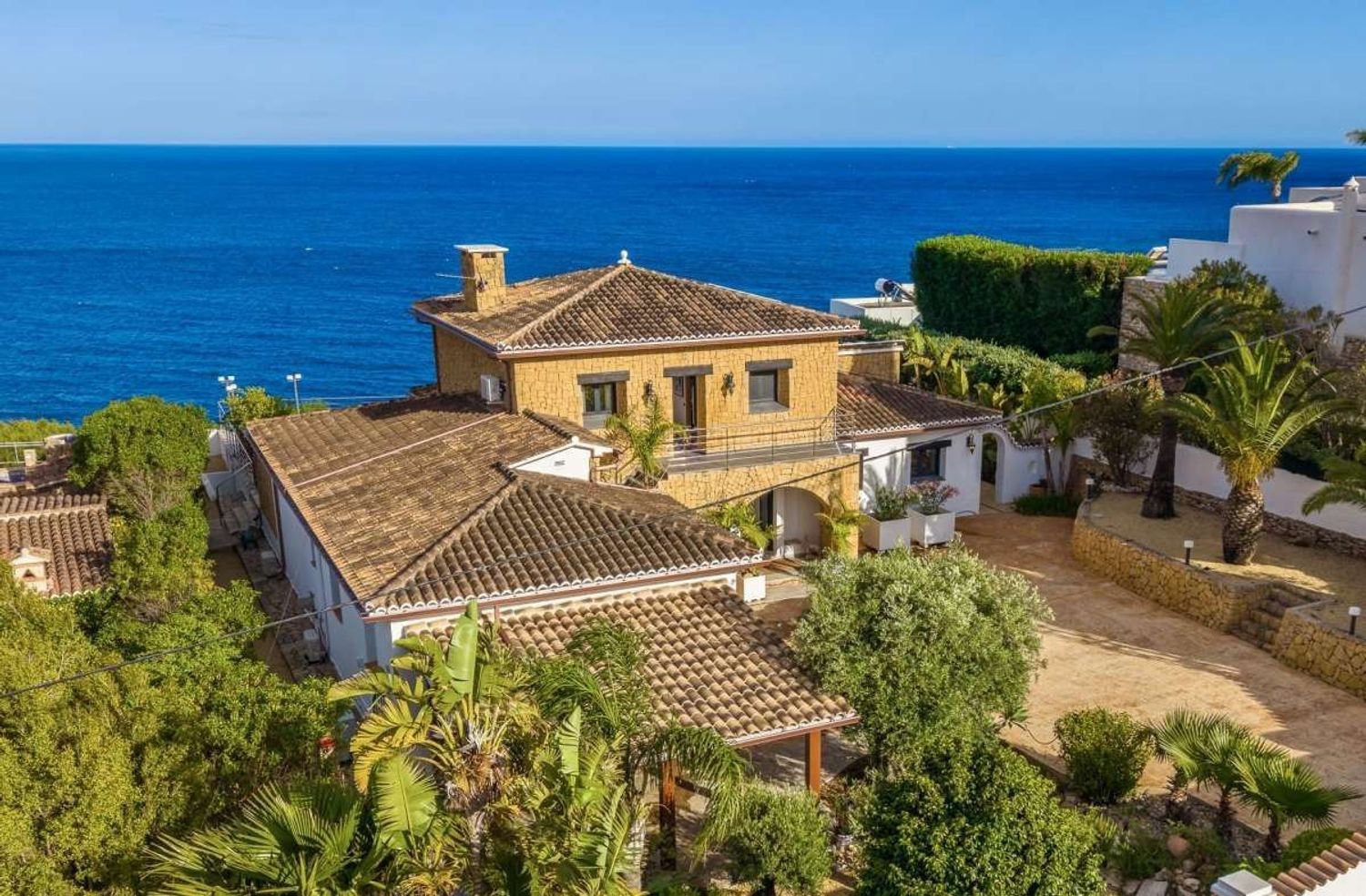 Агенция за недвижими имоти - Имоти Премиер - имот - 1231846, Цена: 2490000 EUR