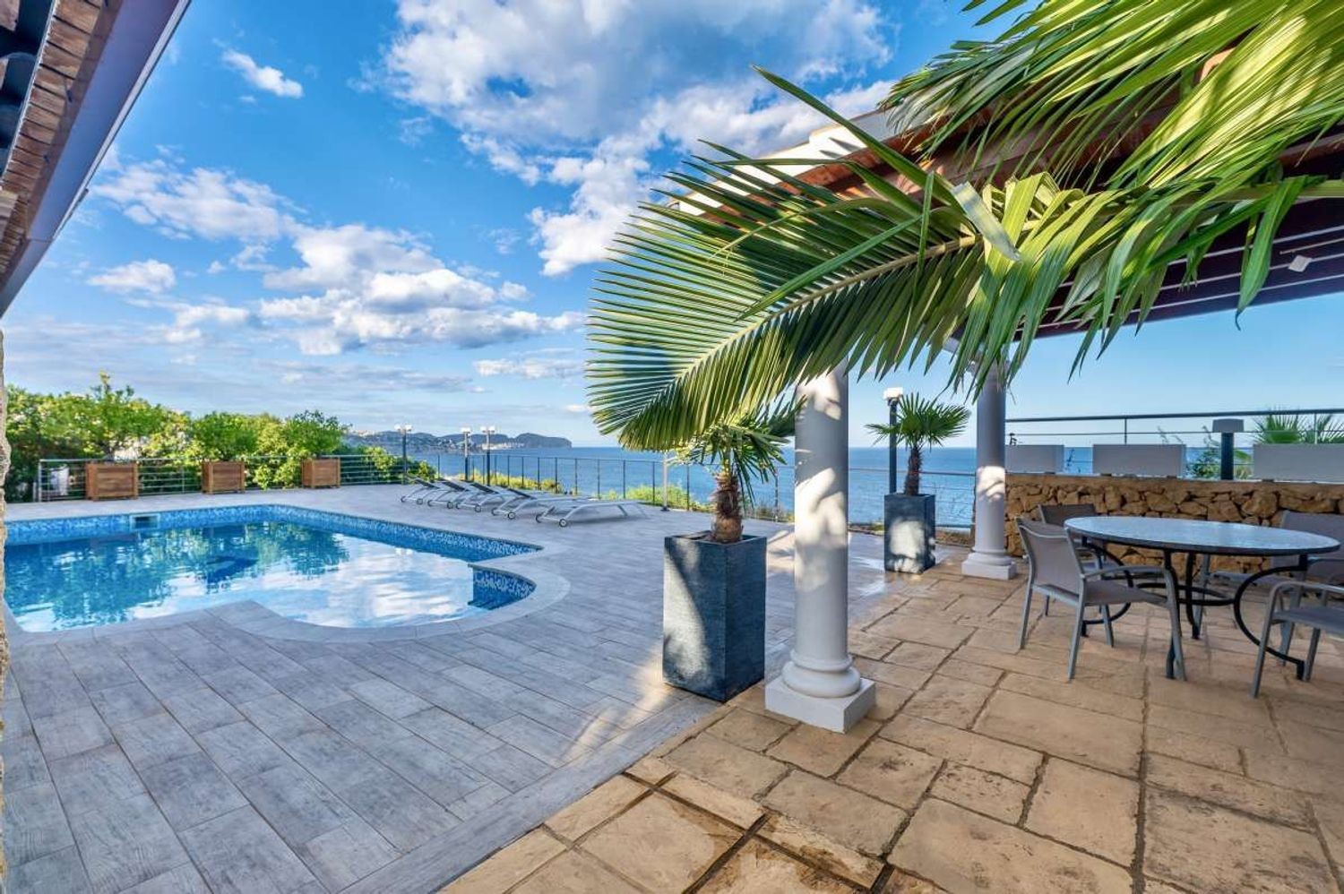 Агенция за недвижими имоти - Имоти Премиер - имот - 1231846, Цена: 2490000 EUR