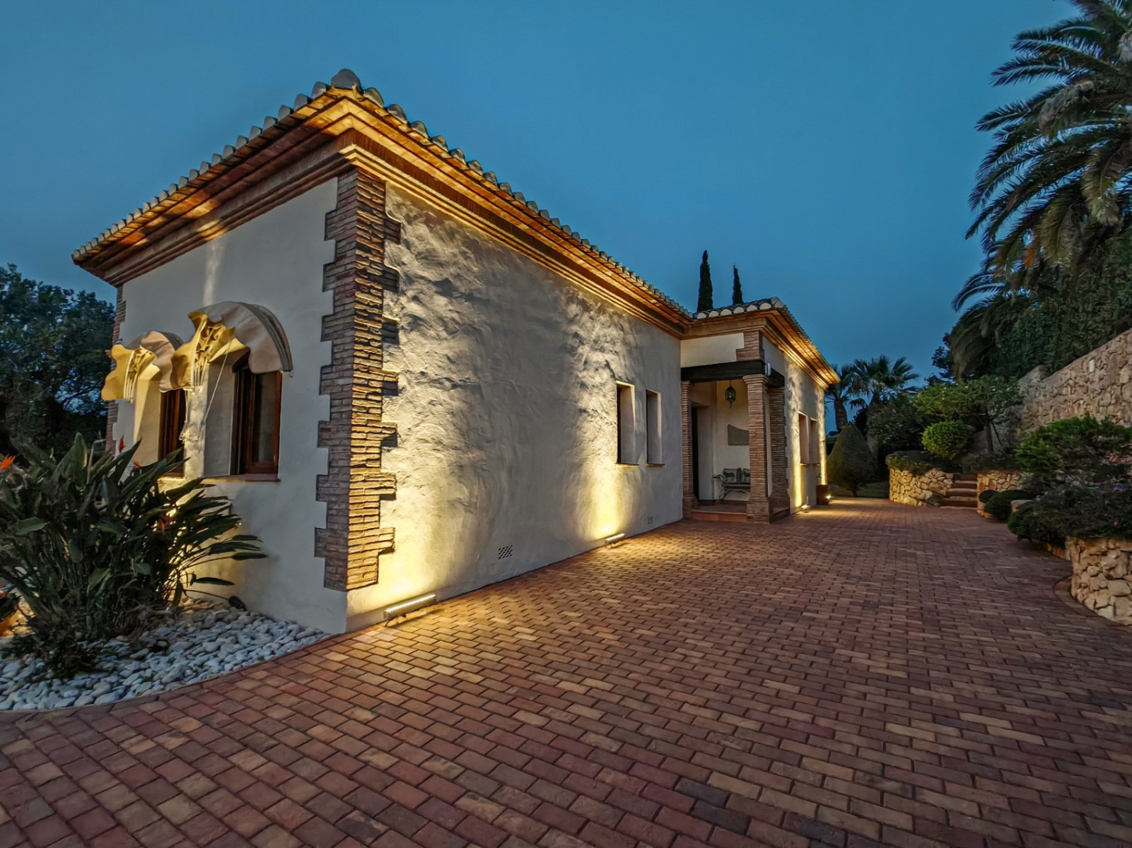 Агенция за недвижими имоти - Имоти Премиер - имот - 1242101, Цена: 875000 EUR