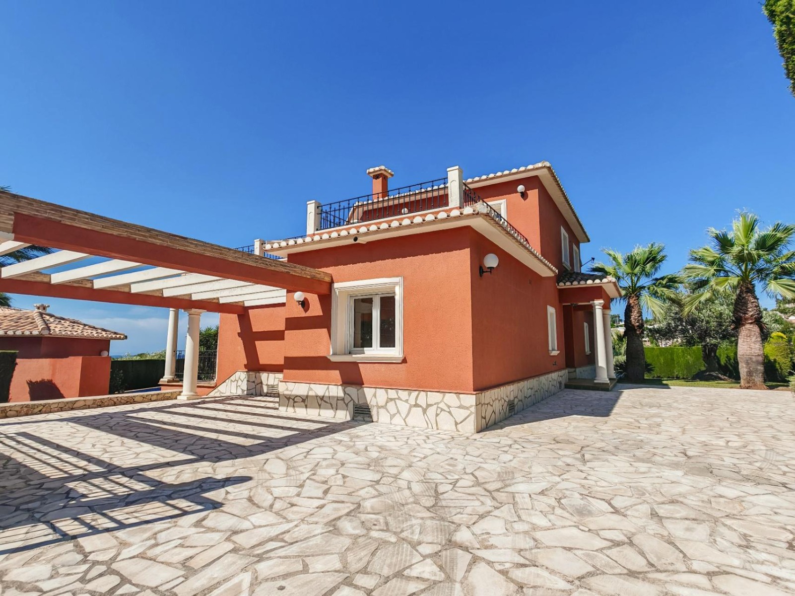 Агенция за недвижими имоти - Имоти Премиер - имот - 1242089, Цена: 990000 EUR