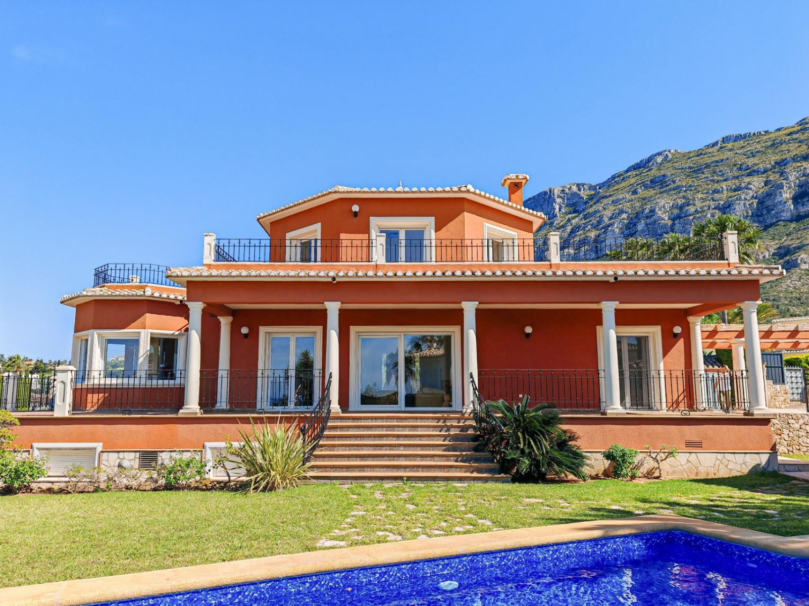 Агенция за недвижими имоти - Имоти Премиер - имот - 1242089, Цена: 990000 EUR