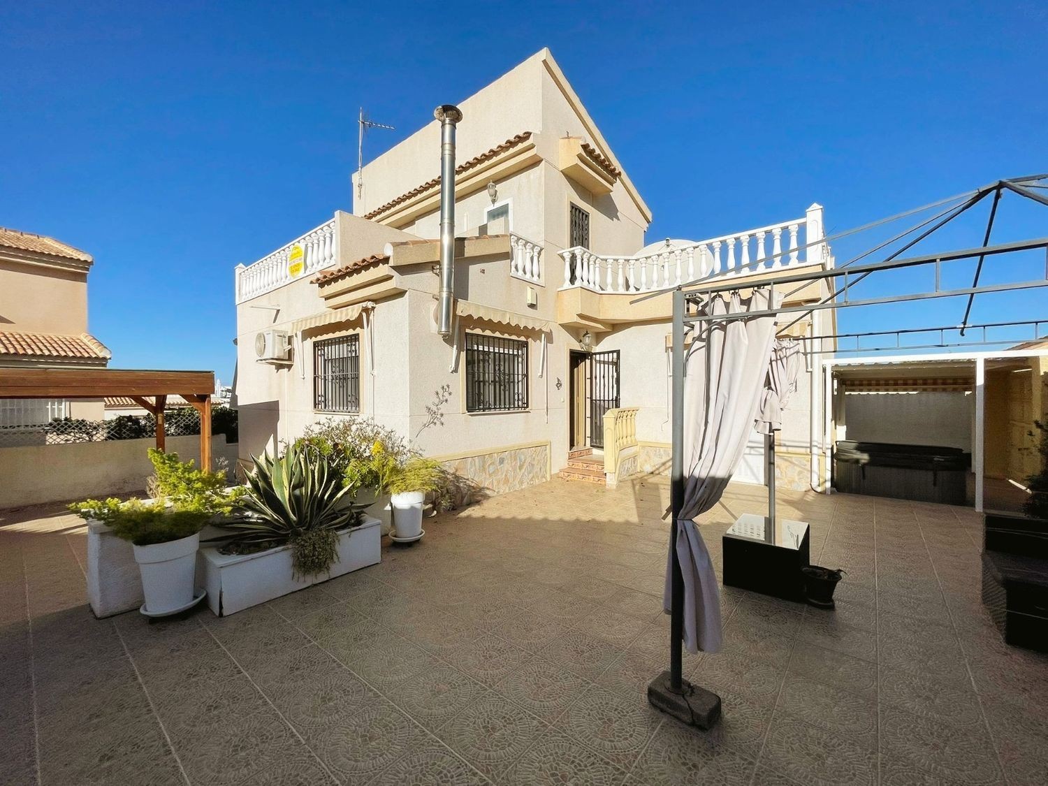 Агенция за недвижими имоти - Имоти Премиер - имот - 1242088, Цена: 285000 EUR