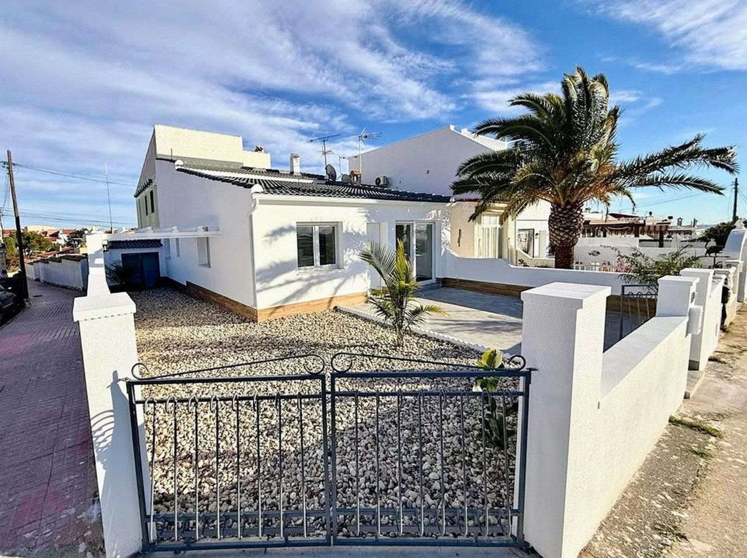 Агенция за недвижими имоти - Имоти Премиер - имот - 1242100, Цена: 249000 EUR