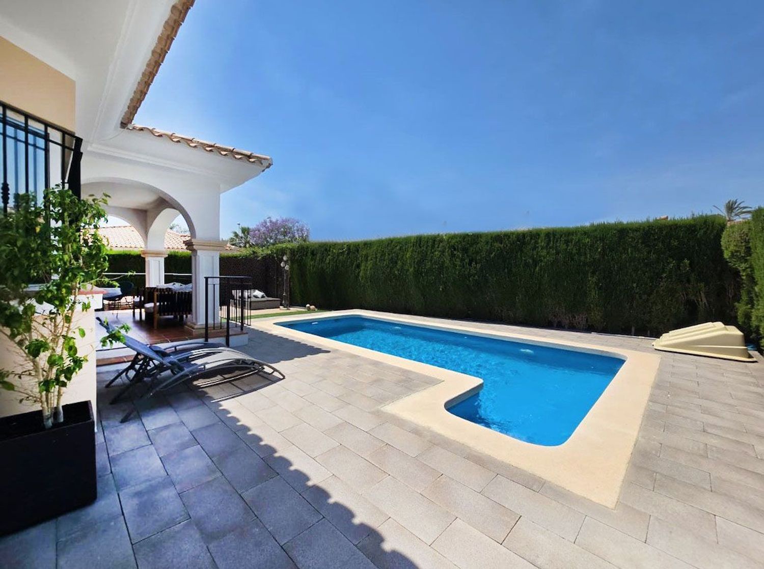 Агенция за недвижими имоти - Имоти Премиер - имот - 1242091, Цена: 545000 EUR